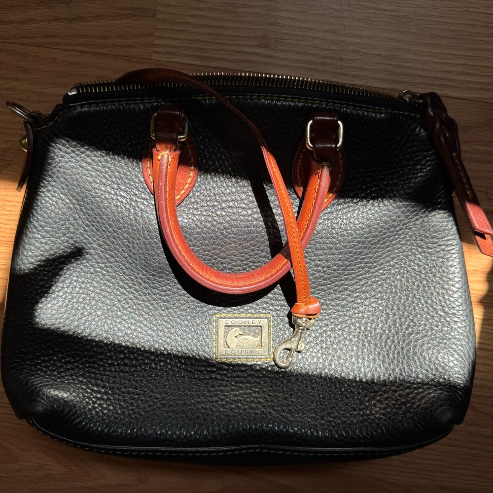 Dooney&Bourke Black Pebbled Leather crossbody bag with Brown Trim/Gold Hardware - Picture 8 of 8